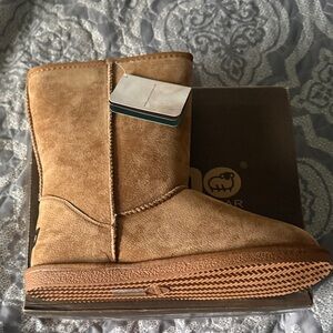 Lamo 9” Chestnut Suede Mid-Calf Winter Boot NIB Sz 11
